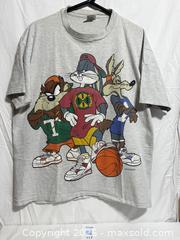 MaxSold Auction: Vintage 1993 Looney Tunes Basketball T Shirt TAZ Bugs Bunny Wile E Coyote Warner Bros. Single Stitch  - Ottawa (Ontario, Canada) SELLER MANAGED Downsizing Online Auction - Prince Albert Street