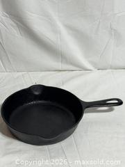 MaxSold Auction: Vintage Griswold No 5 724k Cast Iron Skillet Frying Pan  - Ottawa (Ontario, Canada) SELLER MANAGED Downsizing Online Auction - Prince Albert Street
