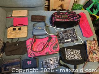 MaxSold Auction: Bag Lot - Milton (Ontario, Canada) SELLER MANAGED Downsizing Online Auction - Laking Terrace