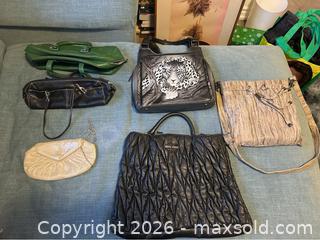 MaxSold Auction: Lot of 6 Purses - Milton (Ontario, Canada) SELLER MANAGED Downsizing Online Auction - Laking Terrace