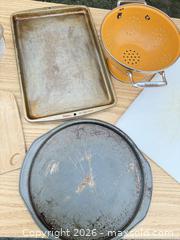 MaxSold Auction: Mixed Cookware & Bakeware Set - Paderno, Wilton, Various - Saanich (British Columbia, Canada) SELLER MANAGED Downsizing Online Auction - Dunsterville Avenue