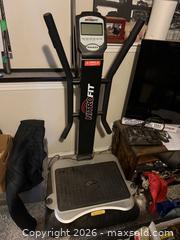 MaxSold Auction: NitroFit Vibration Plate Whole Body Vibration Machine - Saanich (British Columbia, Canada) SELLER MANAGED Downsizing Online Auction - Dunsterville Avenue