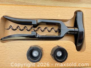 MaxSold Auction: Screwpull Wine Serving Set with Vacuum Pump & Accessories - Saanich (British Columbia, Canada) SELLER MANAGED Downsizing Online Auction - Dunsterville Avenue