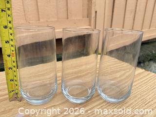 MaxSold Auction: Set of 10 Clear Glass Tumblers & Rocks Glasses - Saanich (British Columbia, Canada) SELLER MANAGED Downsizing Online Auction - Dunsterville Avenue