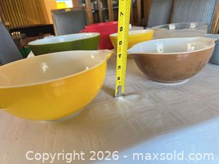 MaxSold Auction: Pyrex 7-Piece Glass Mixing Bowls & Measuring Pitcher Set - Las Vegas (Nevada, USA) PARTNER MANAGED Estate Sale Online Auction - South 16th Street