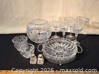 MaxSold Auction: Assorted Clear Crystal Lot - Mill Bay (British Columbia, Canada) SELLER MANAGED Reseller Online Auction - Shawnigan-Mill Bay Road