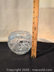 MaxSold Auction: Assorted Clear Crystal Lot - Mill Bay (British Columbia, Canada) SELLER MANAGED Reseller Online Auction - Shawnigan-Mill Bay Road