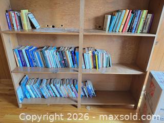 MaxSold Auction: 31–60 English Books — Paperback & Hardcover - Delaware City Township (Ohio, USA) PARTNER MANAGED Downsizing Online Auction - Hillside Drive