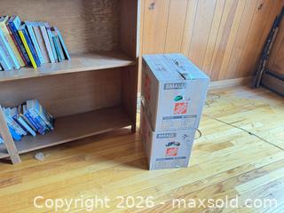 MaxSold Auction: 31–60 English Books — Paperback & Hardcover - Delaware City Township (Ohio, USA) PARTNER MANAGED Downsizing Online Auction - Hillside Drive