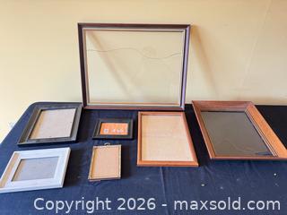 MaxSold Auction: Assorted Wood, Plastic & Gold-Tone Picture Frames - Delaware City Township (Ohio, USA) PARTNER MANAGED Downsizing Online Auction - Hillside Drive
