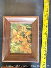MaxSold Auction: Set of 2 Small Brown Wood 5x7 Floral Picture Frames - Delaware City Township (Ohio, USA) PARTNER MANAGED Downsizing Online Auction - Hillside Drive