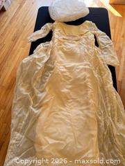 MaxSold Auction: Vintage Ivory Long Sleeve Wedding Dress, Medium (6-10) - Delaware City Township (Ohio, USA) PARTNER MANAGED Downsizing Online Auction - Hillside Drive