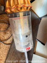 MaxSold Auction: Dyson V15 A - Palmer Township (Pennsylvania, USA) PARTNER MANAGED Estate Sale Online Auction - High Point Ct