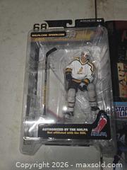 MaxSold Auction: McFarlane Toys, Starting Lineup & Hasbro Hockey & Basketball Figures (1990s) - Henrietta (New York, USA) SELLER MANAGED Reseller Online Auction - Brighton Henrietta Town Line Road (STORAGE)