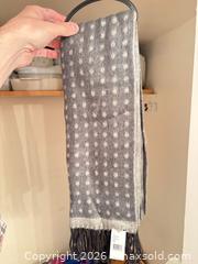 MaxSold Auction: Scarves x2 Brand New  - Toronto (Ontario, Canada) SELLER MANAGED Downsizing Online Auction -  Bathurst Subway Station (CONDO)