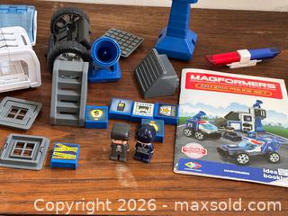 MaxSold Auction: Magformers "Amazing Police Set" Magnetic Building Set with Figures & Accessories (set not complete) - Toronto (Ontario, Canada) SELLER MANAGED Downsizing Online Auction - Dovercourt Road
