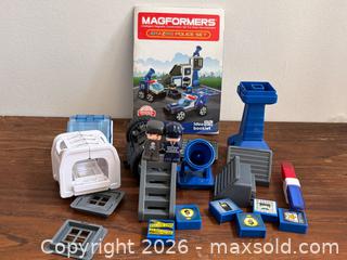 MaxSold Auction: Magformers "Amazing Police Set" Magnetic Building Set with Figures & Accessories (set not complete) - Toronto (Ontario, Canada) SELLER MANAGED Downsizing Online Auction - Dovercourt Road