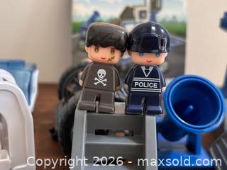 MaxSold Auction: Magformers "Amazing Police Set" Magnetic Building Set with Figures & Accessories (set not complete) - Toronto (Ontario, Canada) SELLER MANAGED Downsizing Online Auction - Dovercourt Road
