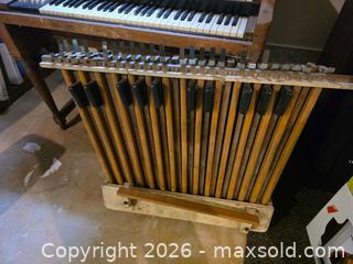 MaxSold Auction: Vintage Two-Manual Console Organ with Removable Pedalboard - Fayetteville (Georgia, USA) SELLER MANAGED Estate Sale Online Auction - East Camelot Drive