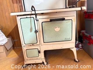 MaxSold Auction: Beach Foundry Ottawa Wood Kitchen Stove - Elgin (Ontario, Canada) SELLER MANAGED Estate Sale Online Auction - Main Street