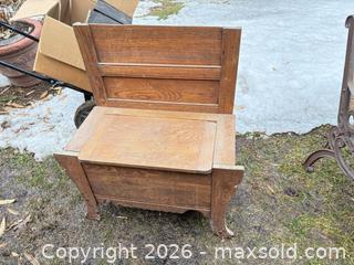 MaxSold Auction: Entryway bench lot 114 - Elgin (Ontario, Canada) SELLER MANAGED Estate Sale Online Auction - Main Street