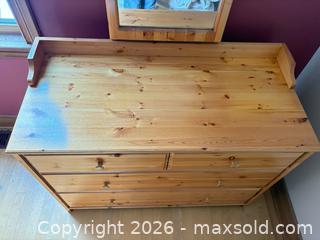 MaxSold Auction: Four Drawer Dresser lot 141 - Elgin (Ontario, Canada) SELLER MANAGED Estate Sale Online Auction - Main Street