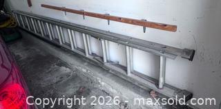 MaxSold Auction: Extension Ladder Lot  - Ottawa (Ontario, Canada) PARTNER MANAGED Downsizing Online Auction - Closse Way