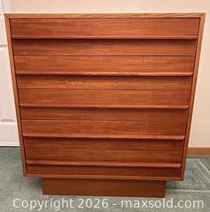 MaxSold Auction: Mid-Century Modern Teak 6-Drawer Dresser / Chest - Ottawa (Ontario, Canada) PARTNER MANAGED Downsizing Online Auction - Closse Way