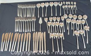 MaxSold Auction: Viners of Sheffield Stainless Steel Flatware Set - Ottawa (Ontario, Canada) PARTNER MANAGED Downsizing Online Auction - Closse Way