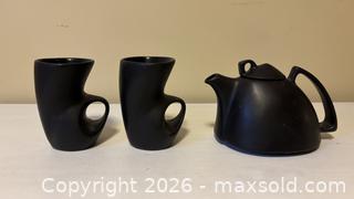 MaxSold Auction: Peter Saenger Black Matte Ceramic Teapot with 2 Matching Mugs - Dedham (Massachusetts, USA) SELLER MANAGED Moving Online Auction - Court Street