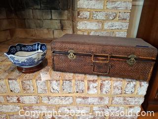 MaxSold Auction: Asian Bowl, Qing Dynasty Trunk B - Bethlehem Township (Pennsylvania, USA) PARTNER MANAGED Downsizing Online Auction - Margate Road