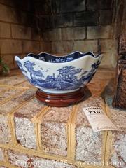 MaxSold Auction: Asian Bowl, Qing Dynasty Trunk B - Bethlehem Township (Pennsylvania, USA) PARTNER MANAGED Downsizing Online Auction - Margate Road