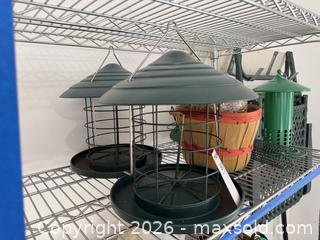 MaxSold Auction: Bird Feeders A - Bethlehem Township (Pennsylvania, USA) PARTNER MANAGED Downsizing Online Auction - Margate Road
