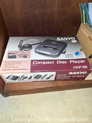 MaxSold Auction: CD Players and Electronics B - Bethlehem Township (Pennsylvania, USA) PARTNER MANAGED Downsizing Online Auction - Margate Road