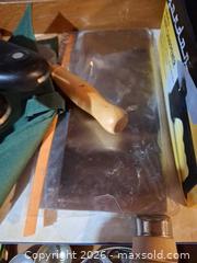 MaxSold Auction: Cutlery and Cutting Boards A - Bethlehem Township (Pennsylvania, USA) PARTNER MANAGED Downsizing Online Auction - Margate Road