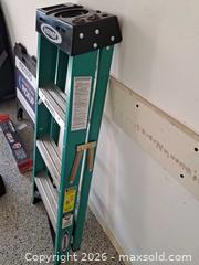 MaxSold Auction: Fiberglass Ladder A - Bethlehem Township (Pennsylvania, USA) PARTNER MANAGED Downsizing Online Auction - Margate Road