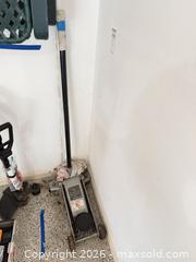MaxSold Auction: Floor Jack A - Bethlehem Township (Pennsylvania, USA) PARTNER MANAGED Downsizing Online Auction - Margate Road