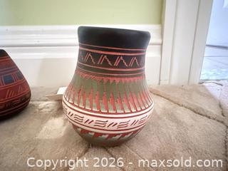 MaxSold Auction: Navajo Pottery B - Bethlehem Township (Pennsylvania, USA) PARTNER MANAGED Downsizing Online Auction - Margate Road