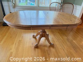 MaxSold Auction: Oak Pedestal Table C - Bethlehem Township (Pennsylvania, USA) PARTNER MANAGED Downsizing Online Auction - Margate Road