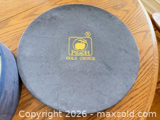 MaxSold Auction: Peach Gold Choice Tea Set A - Bethlehem Township (Pennsylvania, USA) PARTNER MANAGED Downsizing Online Auction - Margate Road