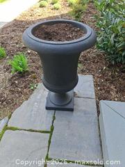MaxSold Auction: Planters A - Bethlehem Township (Pennsylvania, USA) PARTNER MANAGED Downsizing Online Auction - Margate Road