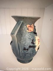 MaxSold Auction: Roseville Vase B - Bethlehem Township (Pennsylvania, USA) PARTNER MANAGED Downsizing Online Auction - Margate Road