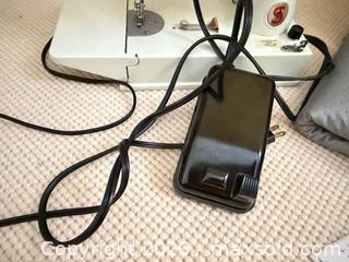 MaxSold Auction: Singer Sewing and More B - Bethlehem Township (Pennsylvania, USA) PARTNER MANAGED Downsizing Online Auction - Margate Road
