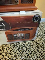 MaxSold Auction: Victrola B - Bethlehem Township (Pennsylvania, USA) PARTNER MANAGED Downsizing Online Auction - Margate Road