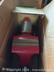 MaxSold Auction: Vises B - Bethlehem Township (Pennsylvania, USA) PARTNER MANAGED Downsizing Online Auction - Margate Road