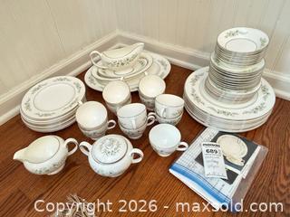 MaxSold Auction: Wedgwood China B - Bethlehem Township (Pennsylvania, USA) PARTNER MANAGED Downsizing Online Auction - Margate Road