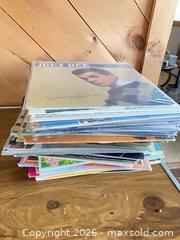 MaxSold Auction: Records 1 - Medfield (Massachusetts, USA) SELLER MANAGED Downsizing Online Auction - Hearthstone Drive