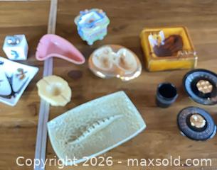 MaxSold Auction: Smokers lot - Medfield (Massachusetts, USA) SELLER MANAGED Downsizing Online Auction - Hearthstone Drive