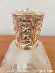 MaxSold Auction: Eden Catalytic Fragrance Lamp – Frosted Swirl Glass - Milton (Ontario, Canada) SELLER MANAGED Downsizing Online Auction - Asleton Boulevard