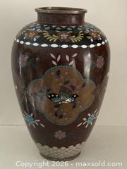MaxSold Auction: ANTIQUE JAPANESE CLOISONNÉ ENAMEL VASE, Meiji Period. - Mississauga (Ontario, Canada) SELLER MANAGED Estate Sale Online Auction - Greenbower Court